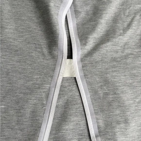 Lululemon Women’s Workout Top - Picture 6 of 6